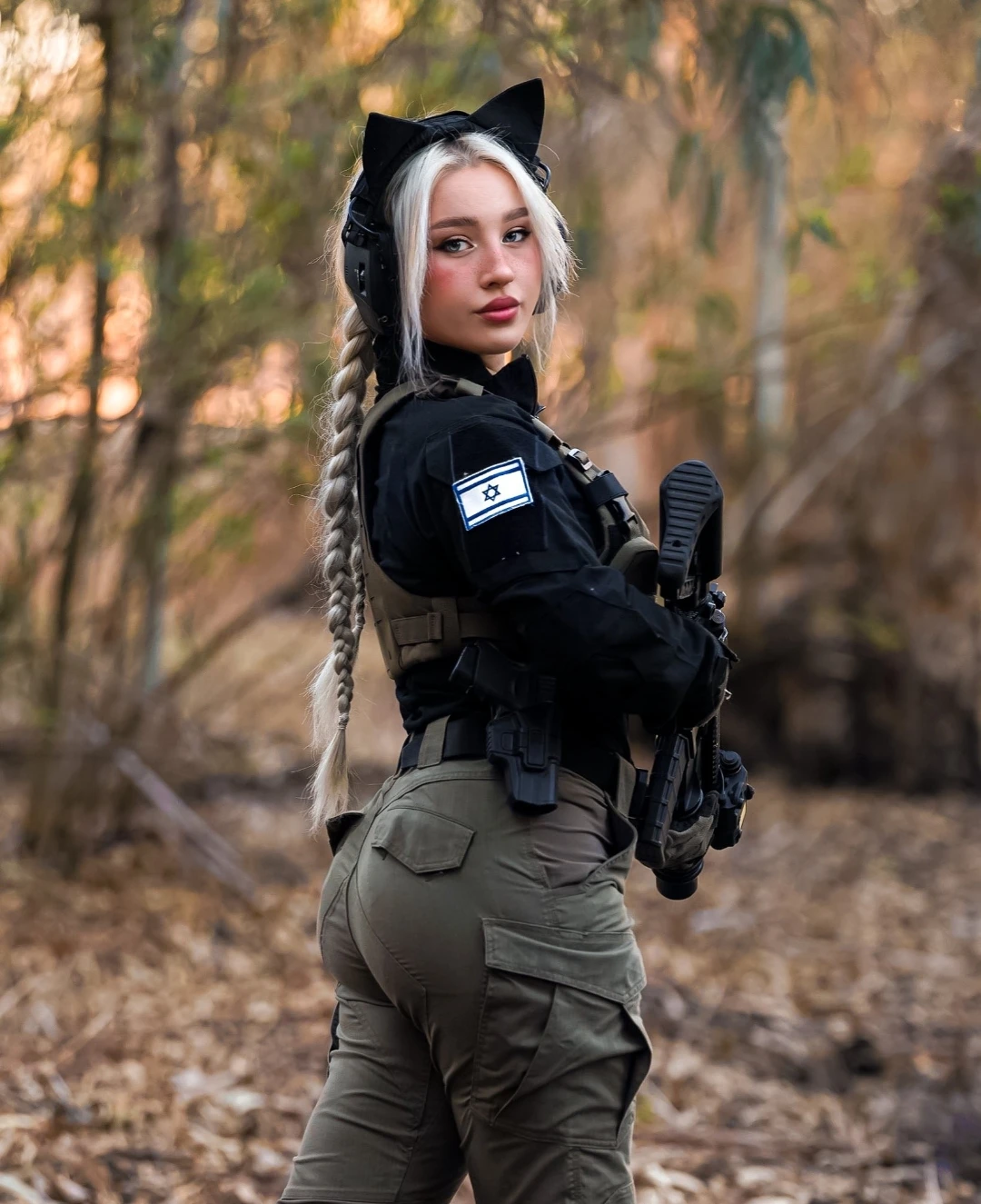 Gun Waifu | Natalia Fadeev (@nataliafadeev) gallery photo 3