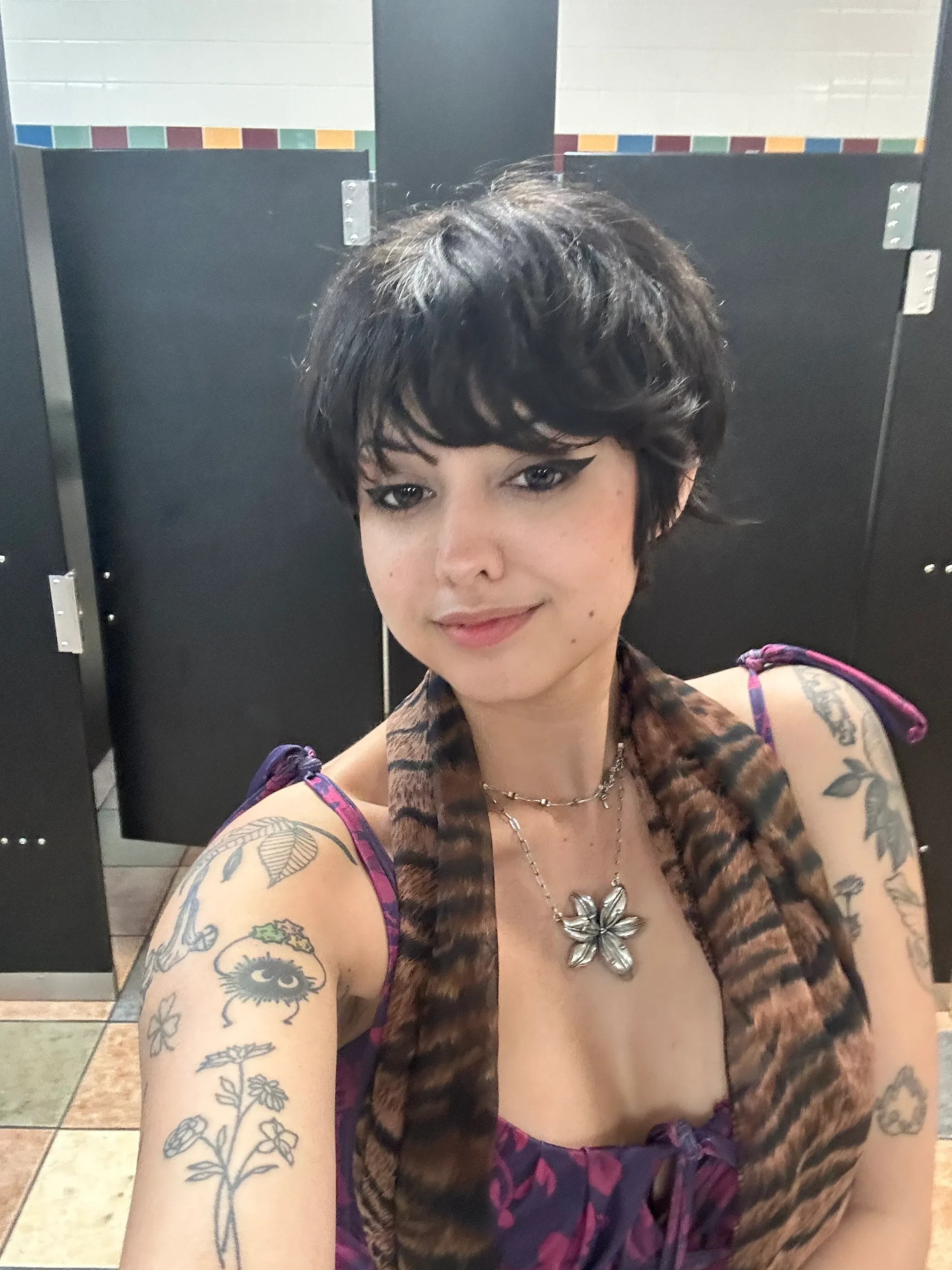 Shea Briar (@sheabriar) gallery photo 4